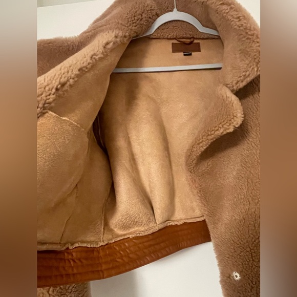 Blank NYC Mocha Mousse Teddy Coat
Blank NYC SIZE M - Picture 2 of 5